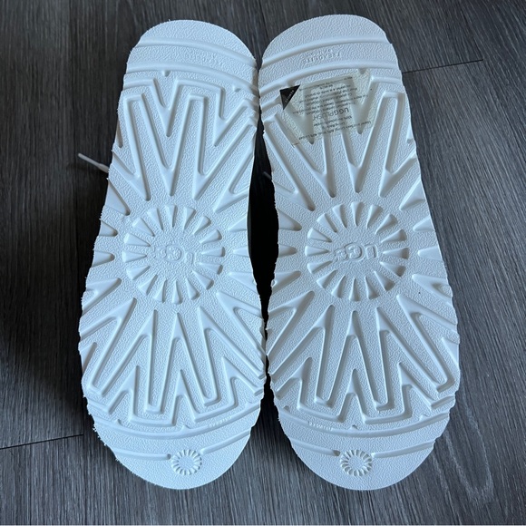 UGG Neumel Leather Men’s Chukka Boots Size 9 - Picture 8 of 9